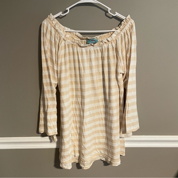Striped Batwing Off The Shoulder Top. - Picture 3 of 7